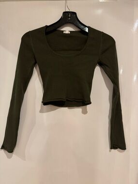 Garage Ribbed Long-Sleeve Crop Top in Olive Green